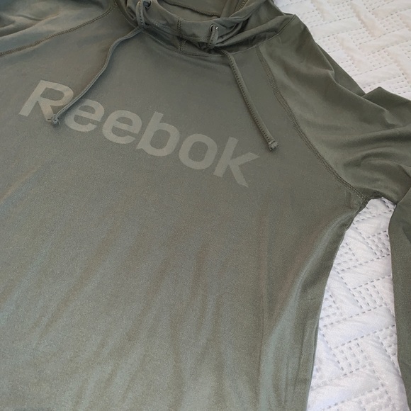 Reebok Sweatshirt - Picture 5 of 5